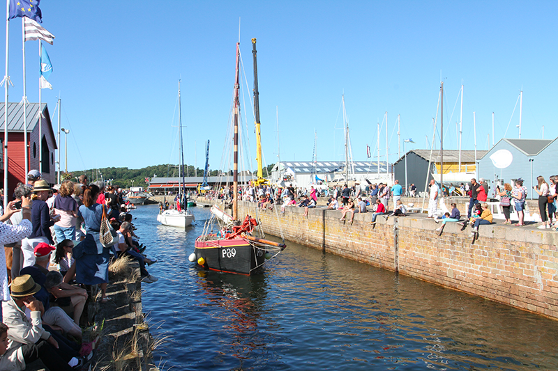 bateau gréement à l'écluse de Paimpol